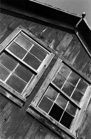 barn window 1